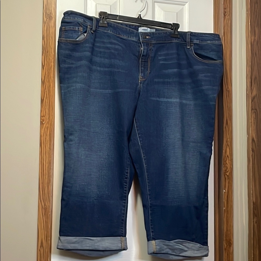 Old Navy Blue Cropped Jeans with Relaxed Fit